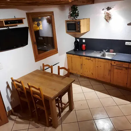 Le Petit Caboin Country house *