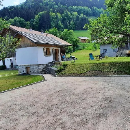 Le Petit Caboin Country house